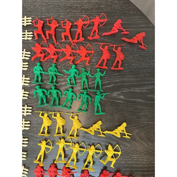 Plastic Western Cowboys Indians Horses And Fences, 100 Piece Lot Unbranded - Picture 2 of 16